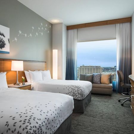 เรเนซองส์ เชาม์บูร์ก คอนเวนชันเซ็นเตอร์ โฮเทล Hotel ชอมเบิร์ก ภายนอก รูปภาพ