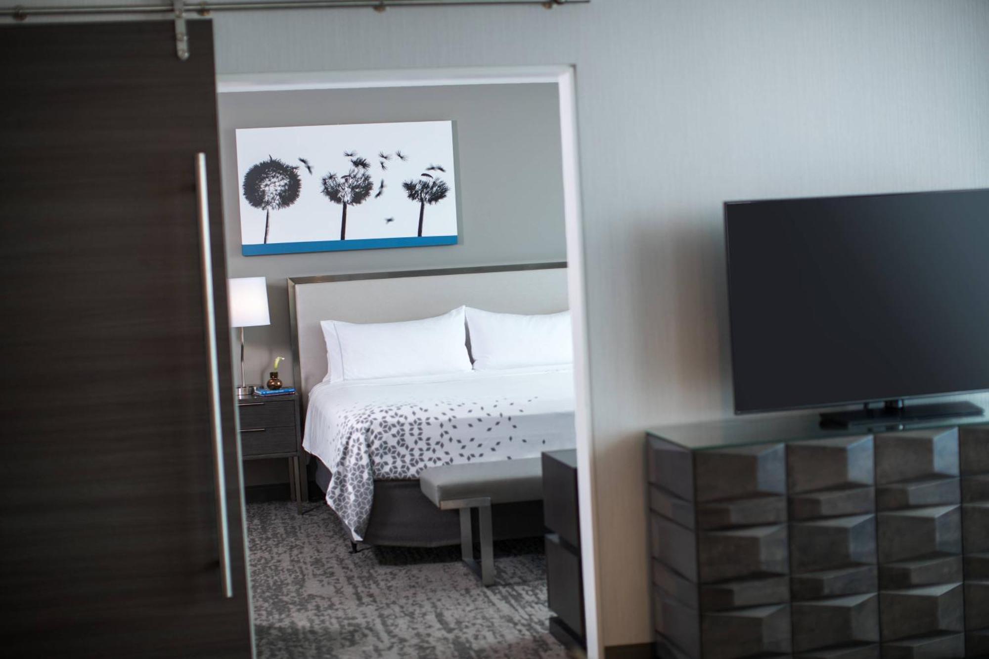 เรเนซองส์ เชาม์บูร์ก คอนเวนชันเซ็นเตอร์ โฮเทล Hotel ชอมเบิร์ก ภายนอก รูปภาพ