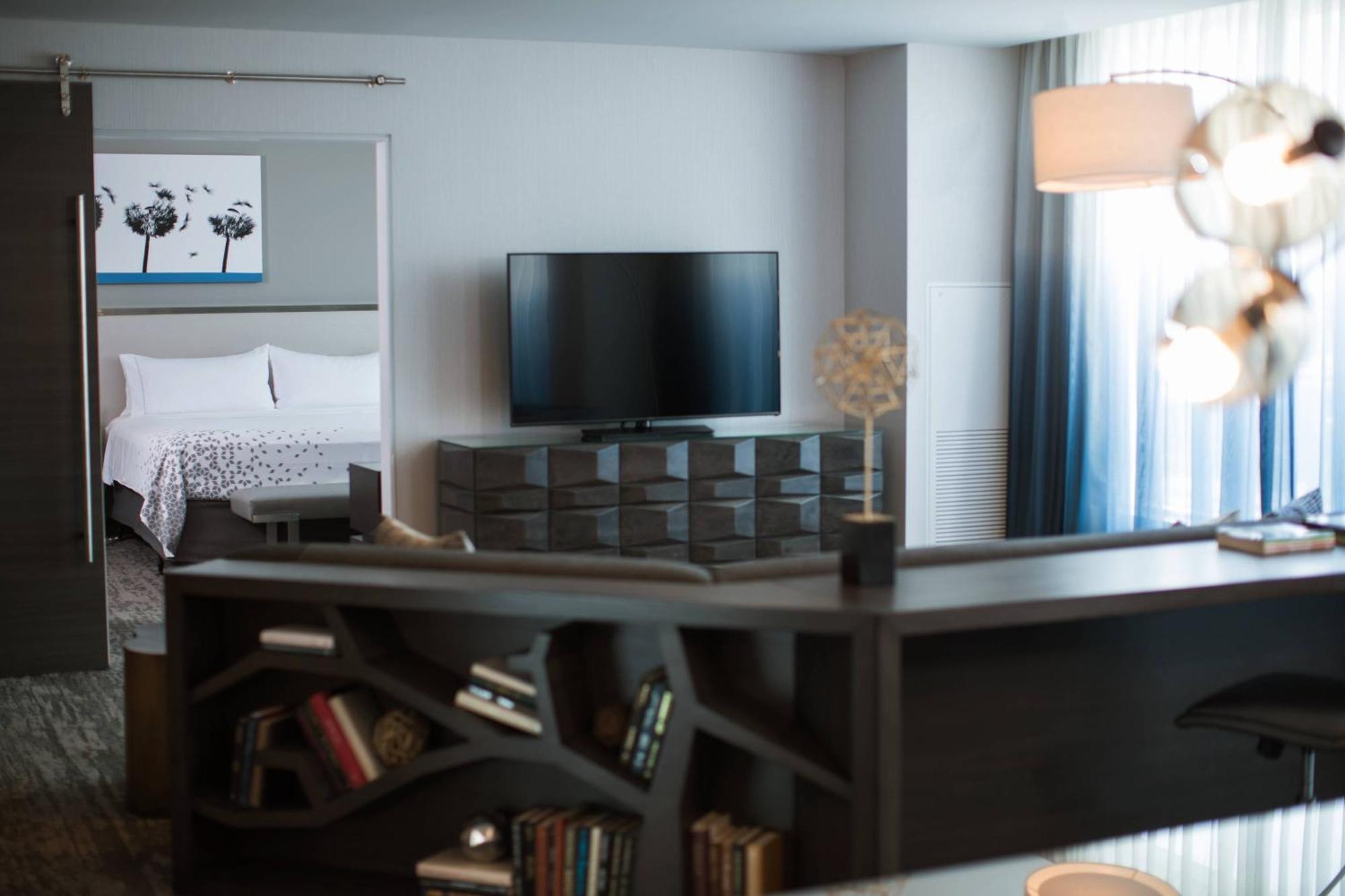 เรเนซองส์ เชาม์บูร์ก คอนเวนชันเซ็นเตอร์ โฮเทล Hotel ชอมเบิร์ก ภายนอก รูปภาพ